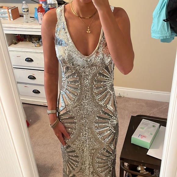 Bellabarnett sequin gown - Picture 2 of 11